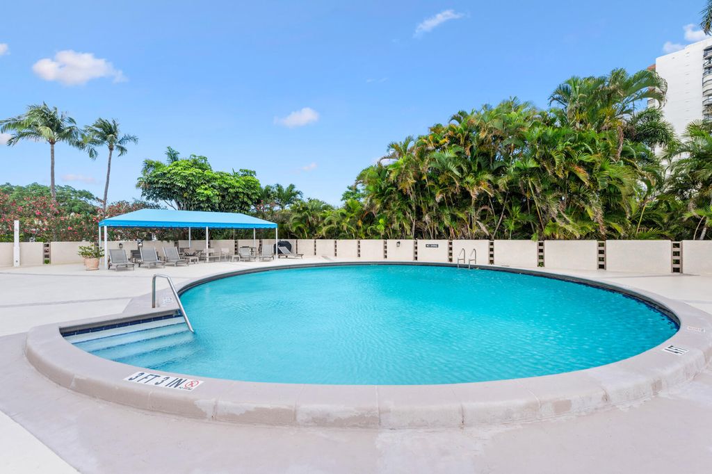 Photo of 2400 Presidential Way #1006, West Palm Beach, FL 33401 (MLS # B26032989)