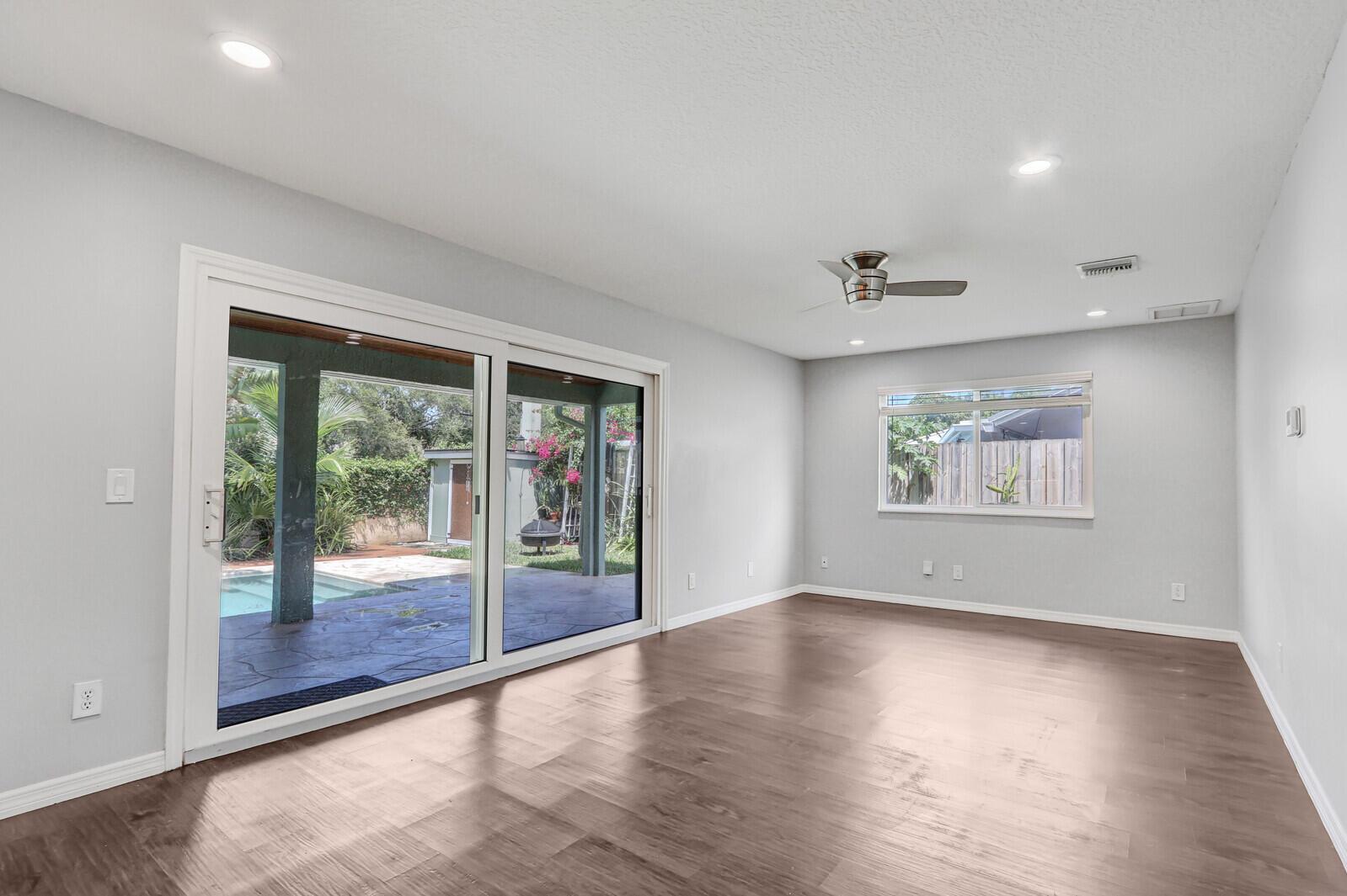 1103 Rainwood Circle W