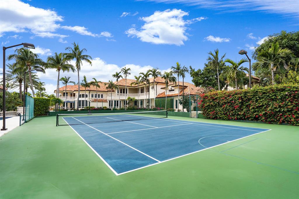 ROYAL PALM YACHT & COUNTRY CLUB - Residential