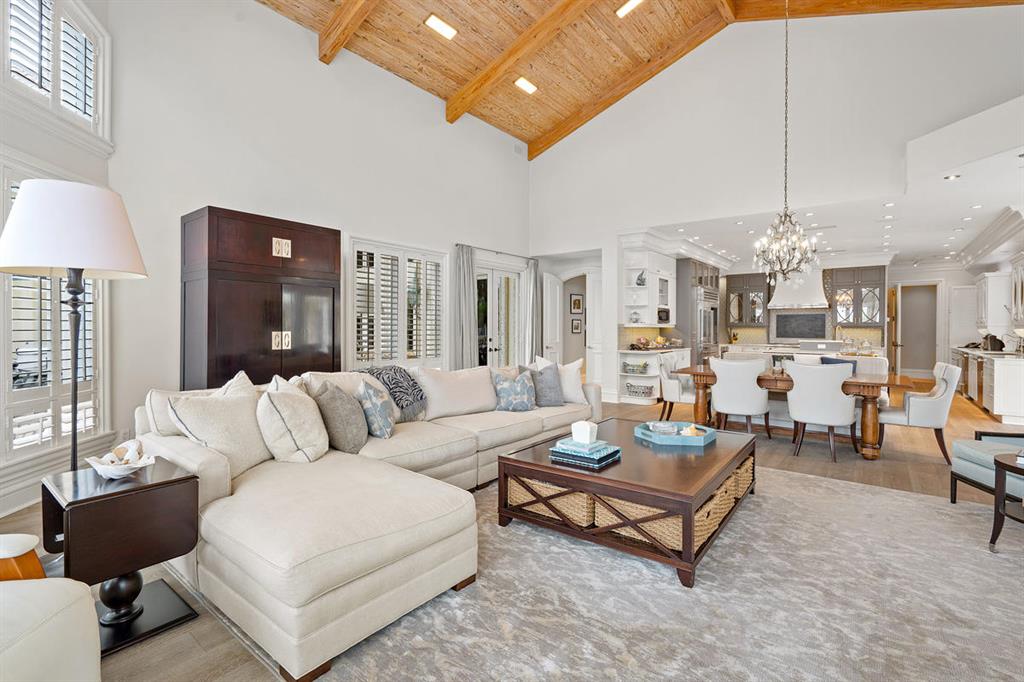 ROYAL PALM YACHT & COUNTRY CLUB - Residential