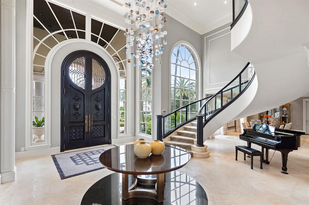 ROYAL PALM YACHT & COUNTRY CLUB - Residential