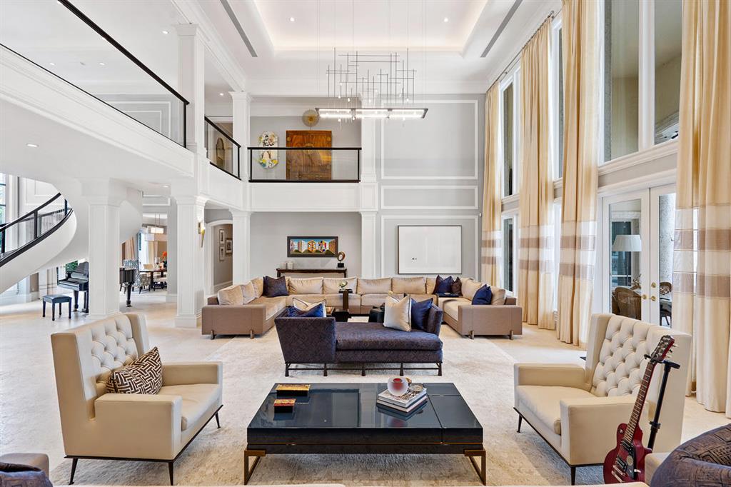 ROYAL PALM YACHT & COUNTRY CLUB - Residential