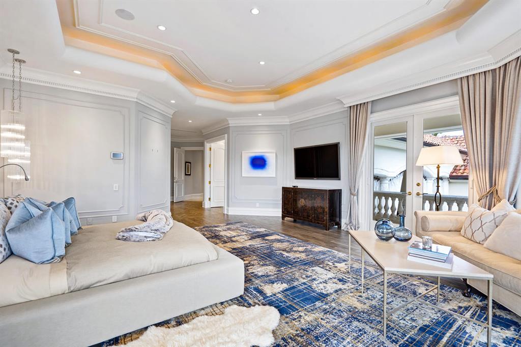 ROYAL PALM YACHT & COUNTRY CLUB - Residential