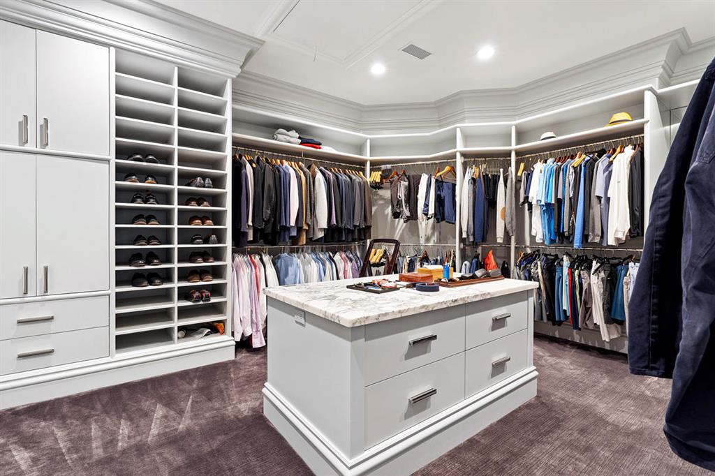 ROYAL PALM YACHT & COUNTRY CLUB - Residential