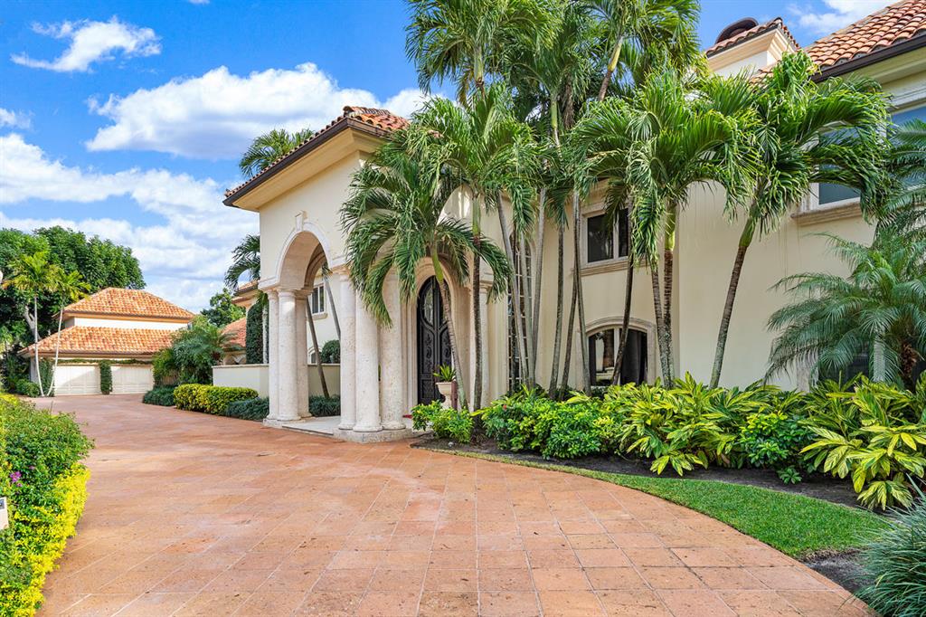 ROYAL PALM YACHT & COUNTRY CLUB - Residential