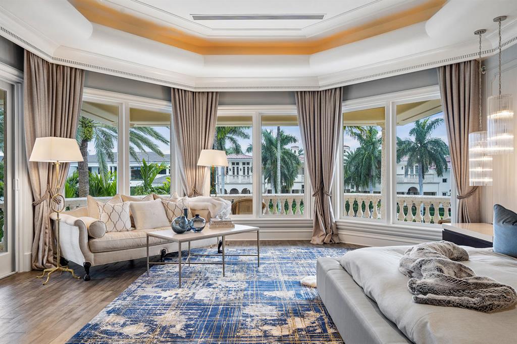 ROYAL PALM YACHT & COUNTRY CLUB - Residential