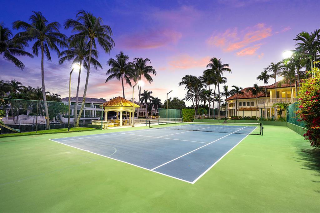 ROYAL PALM YACHT & COUNTRY CLUB - Residential