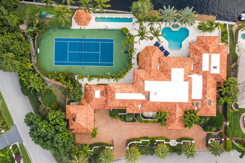 ROYAL PALM YACHT & COUNTRY CLUB - Residential