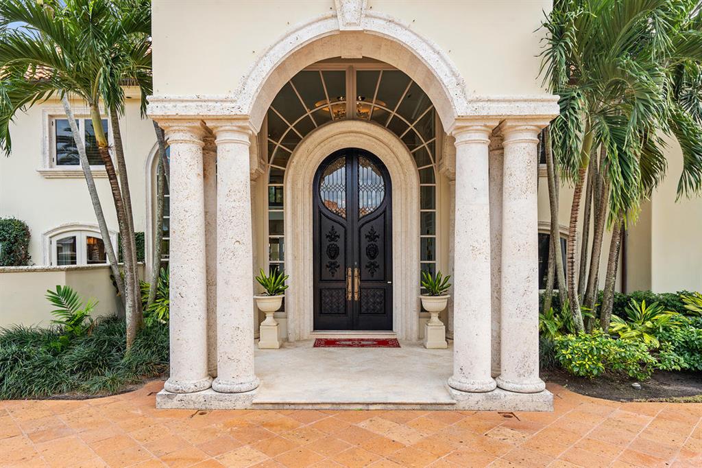 ROYAL PALM YACHT & COUNTRY CLUB - Residential