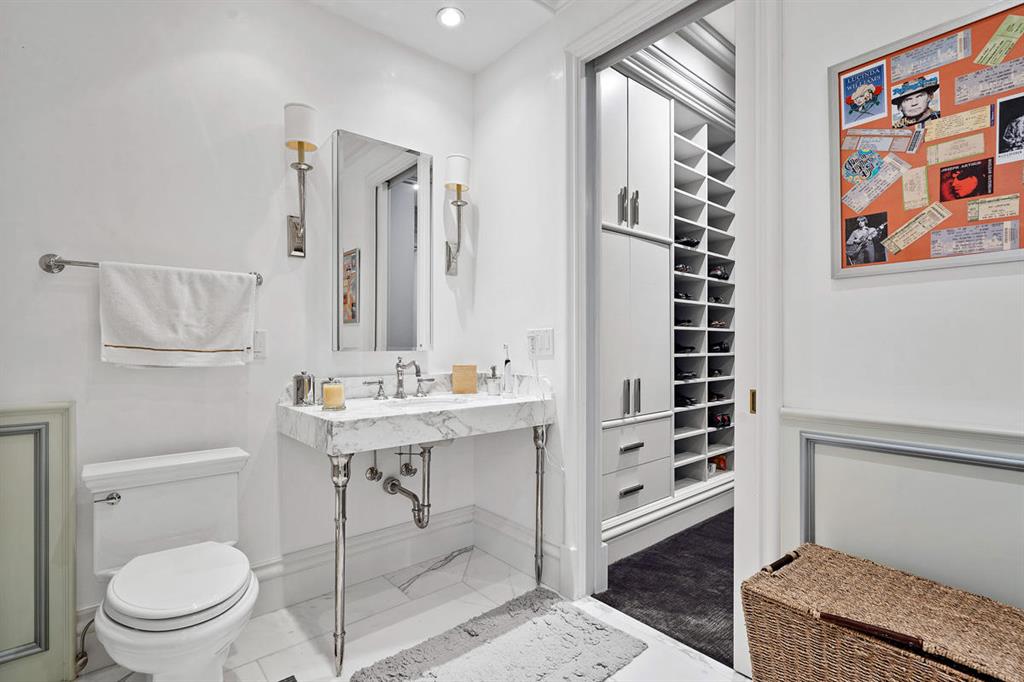 ROYAL PALM YACHT & COUNTRY CLUB - Residential