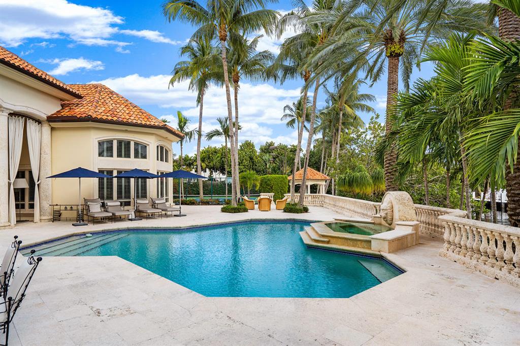 ROYAL PALM YACHT & COUNTRY CLUB - Residential