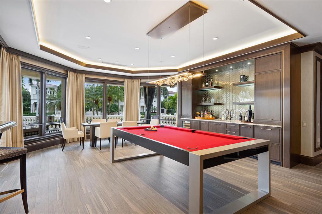 ROYAL PALM YACHT & COUNTRY CLUB - Residential