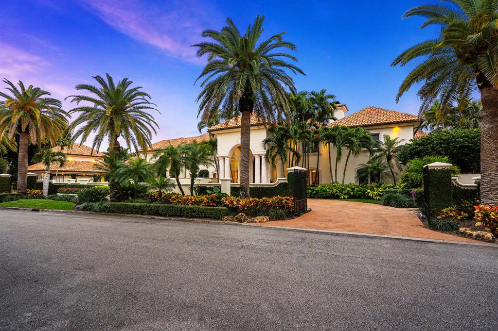 ROYAL PALM YACHT & COUNTRY CLUB - Residential