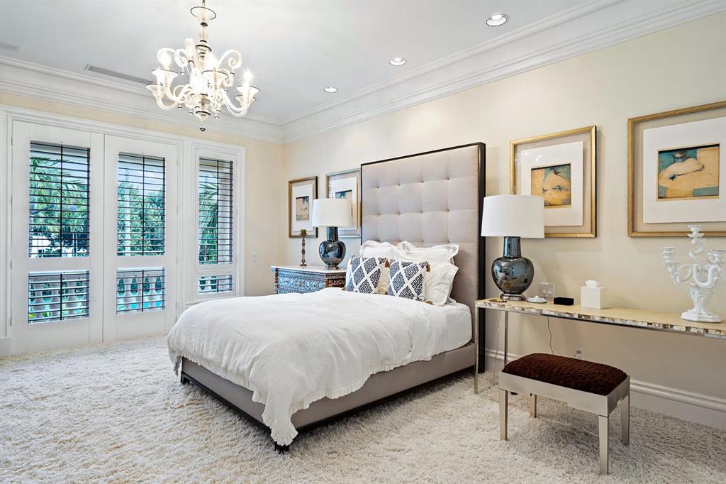 ROYAL PALM YACHT & COUNTRY CLUB - Residential