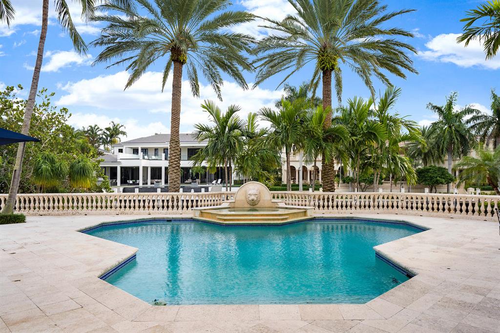 ROYAL PALM YACHT & COUNTRY CLUB - Residential