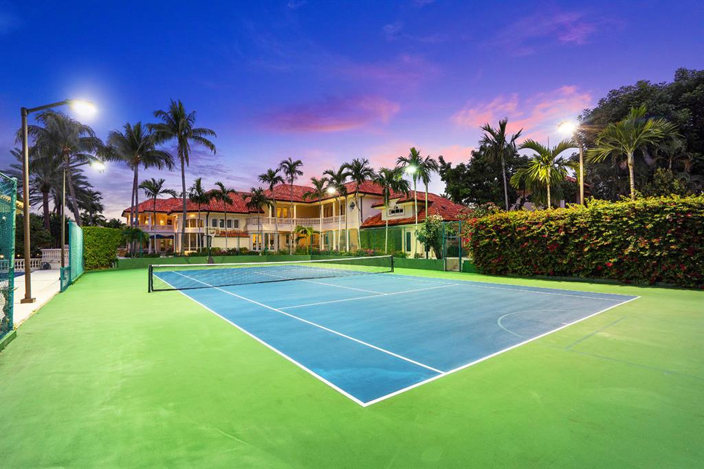 ROYAL PALM YACHT & COUNTRY CLUB - Residential