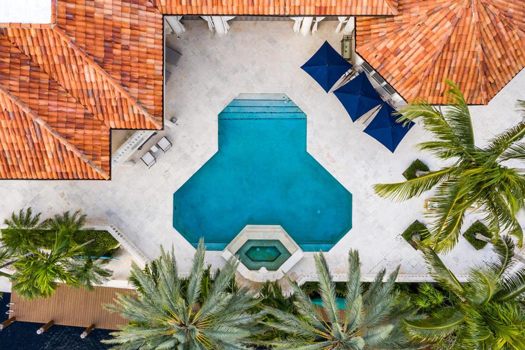 ROYAL PALM YACHT & COUNTRY CLUB - Residential