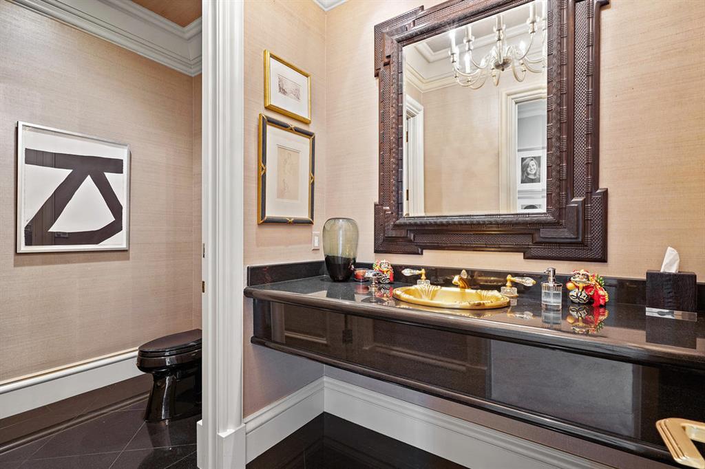 ROYAL PALM YACHT & COUNTRY CLUB - Residential