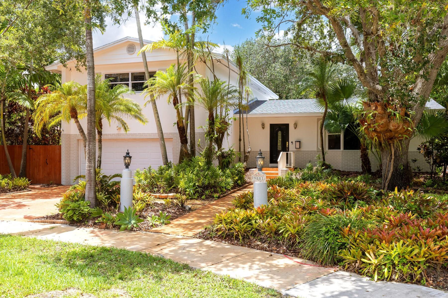 9881 SW 103rd St, Miami, FL, 33176/$1,595,000 1 9881 SW 103rd St