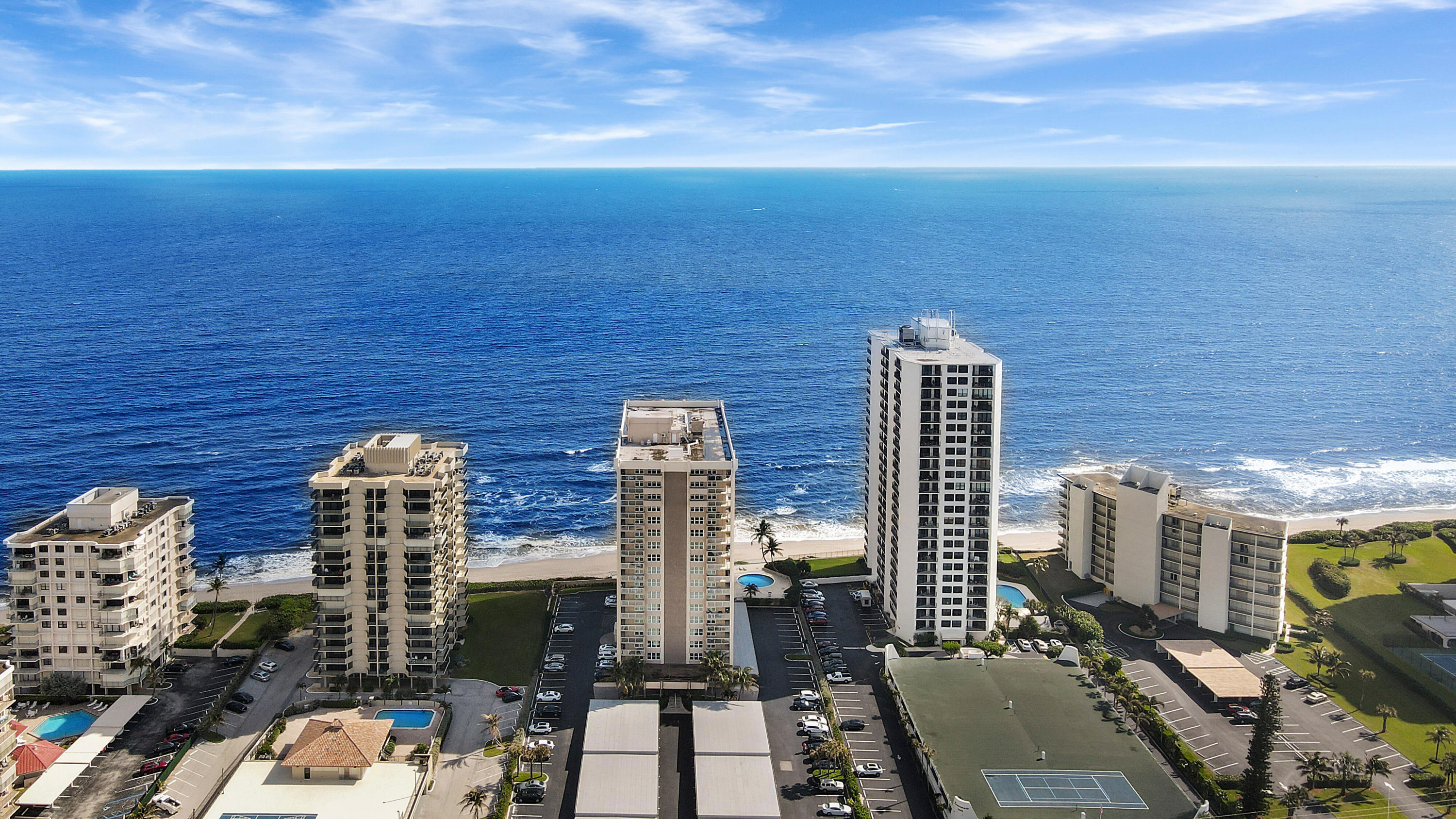 AQUARIUS CONDO - Residential