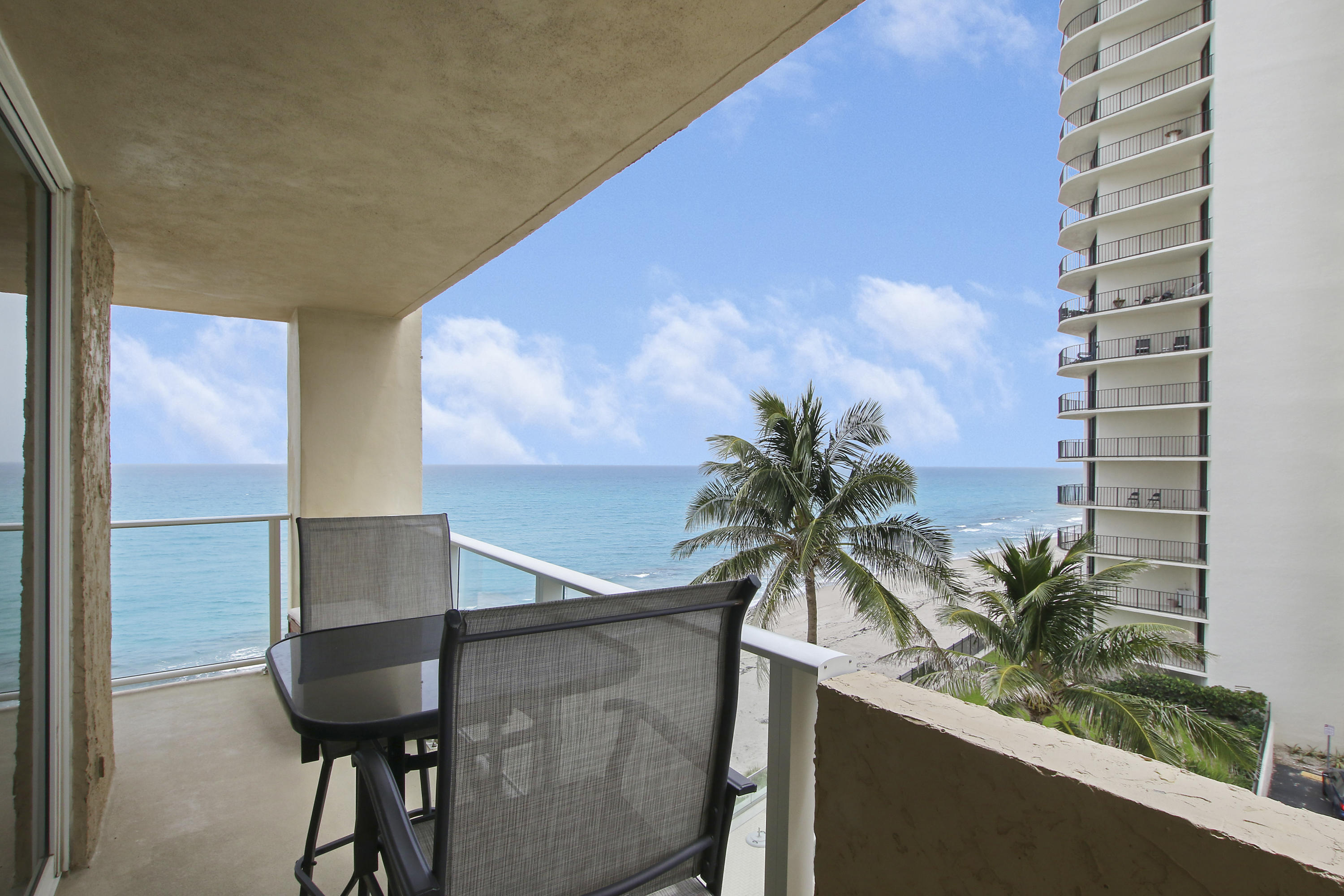 AQUARIUS CONDO - Residential