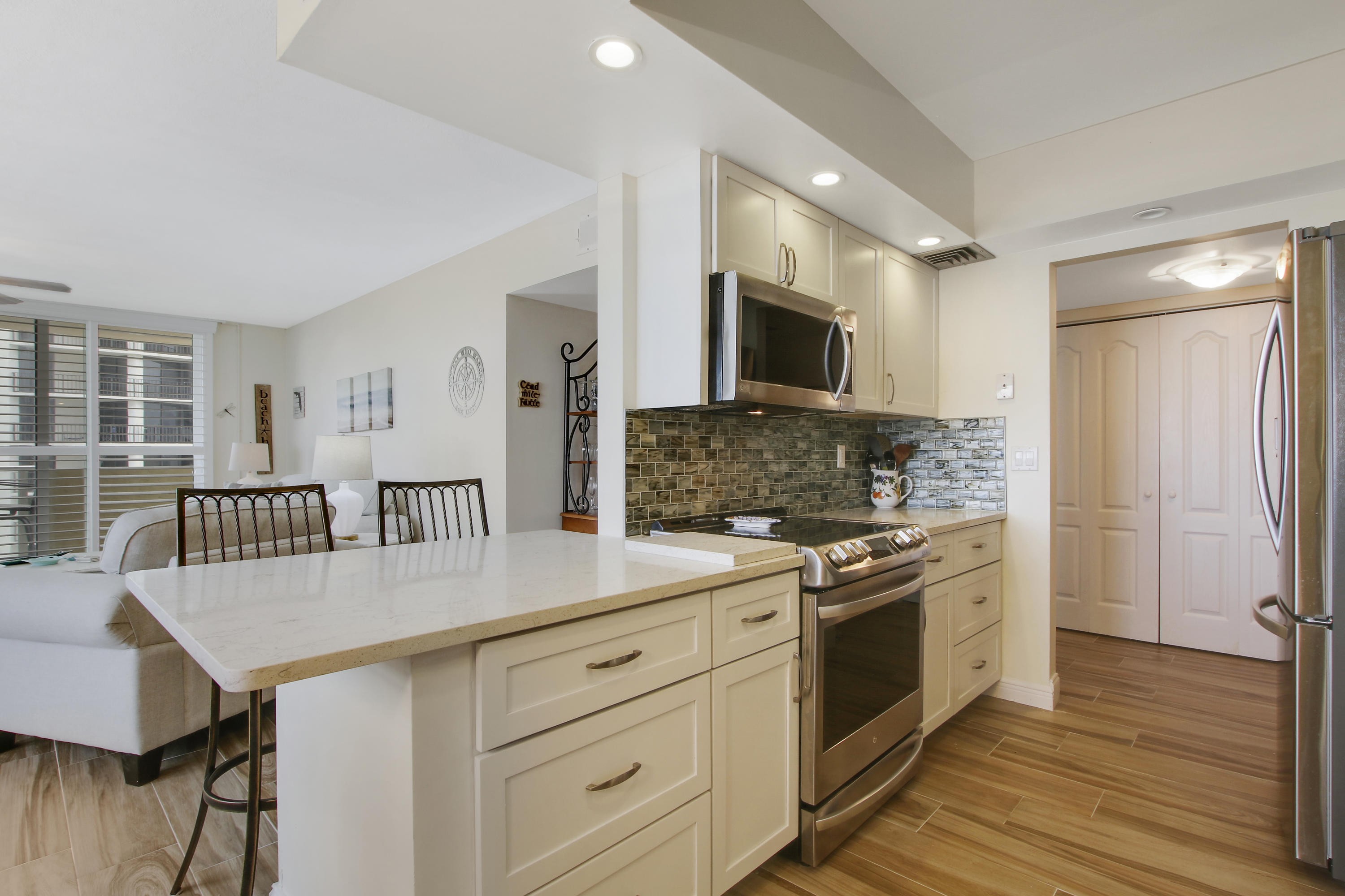 AQUARIUS CONDO - Residential