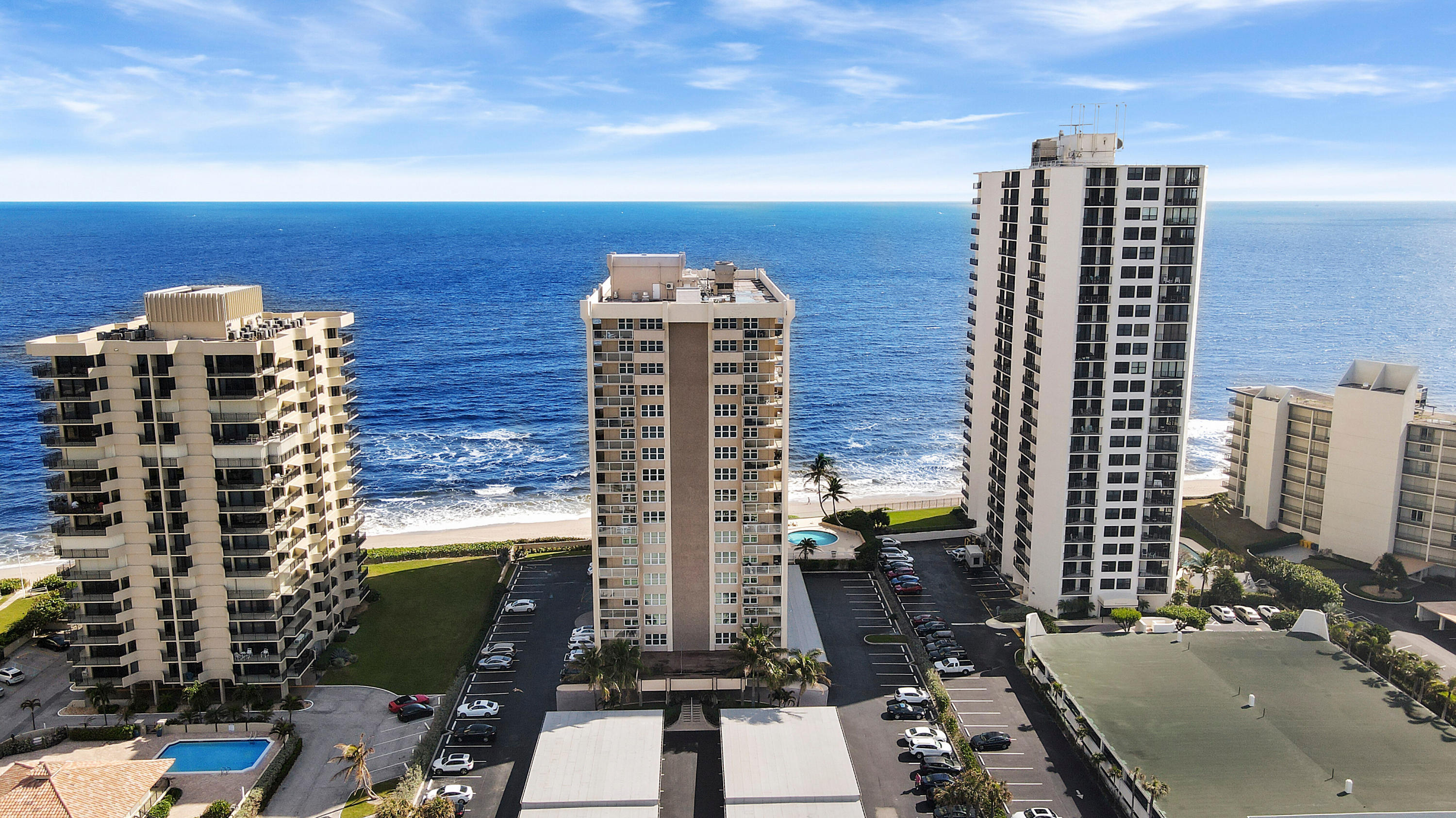 AQUARIUS CONDO - Residential