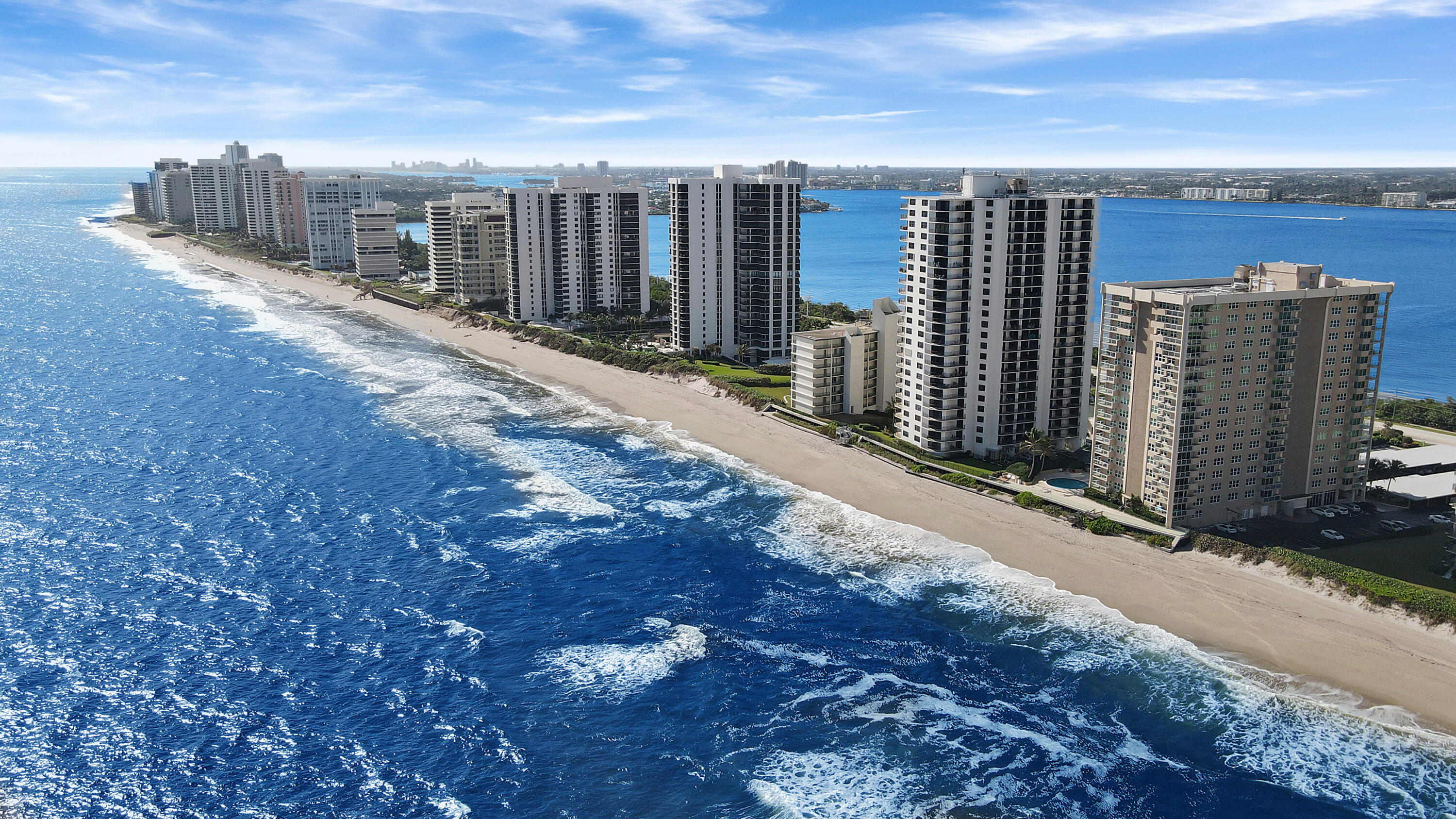 AQUARIUS CONDO - Residential