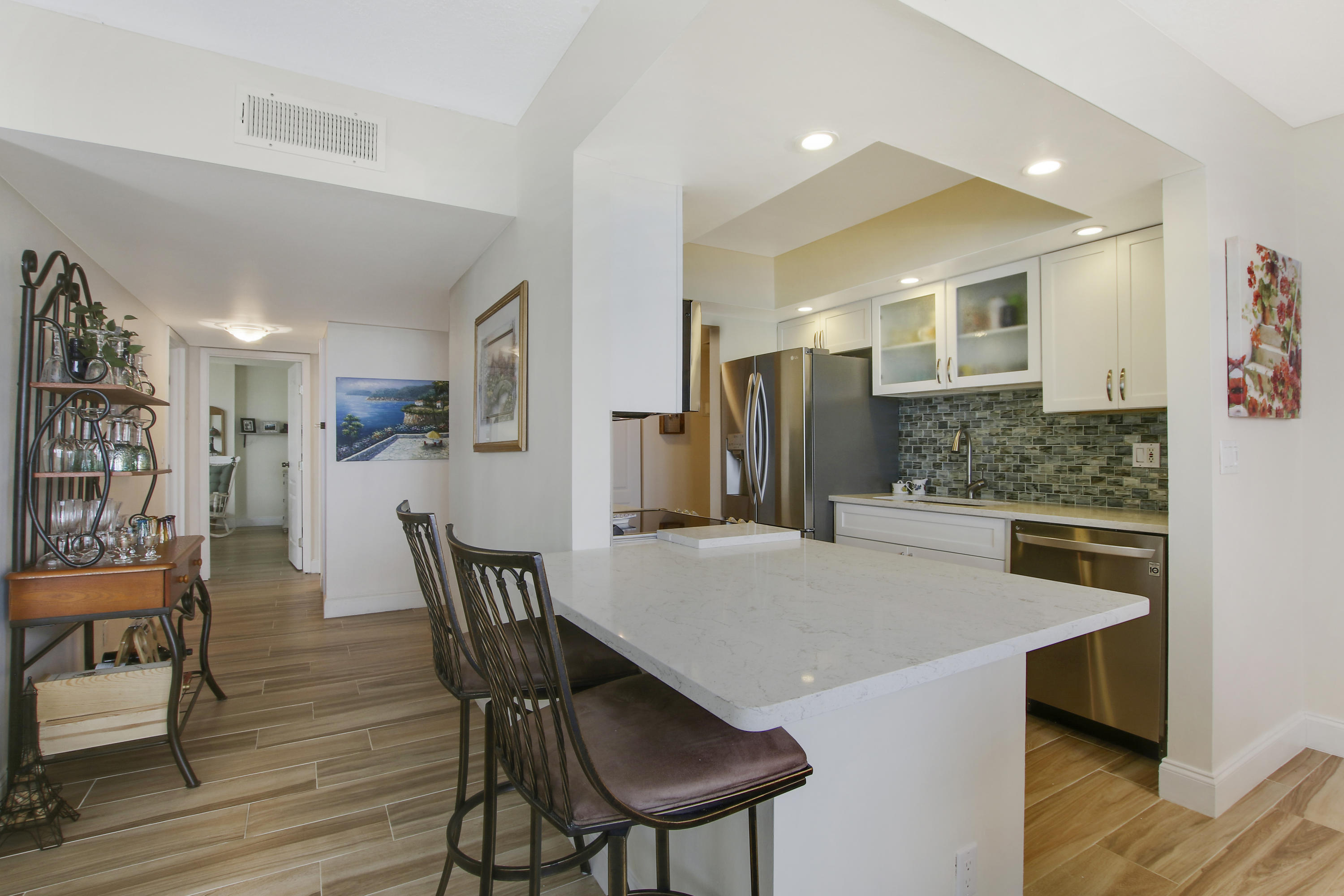 AQUARIUS CONDO - Residential