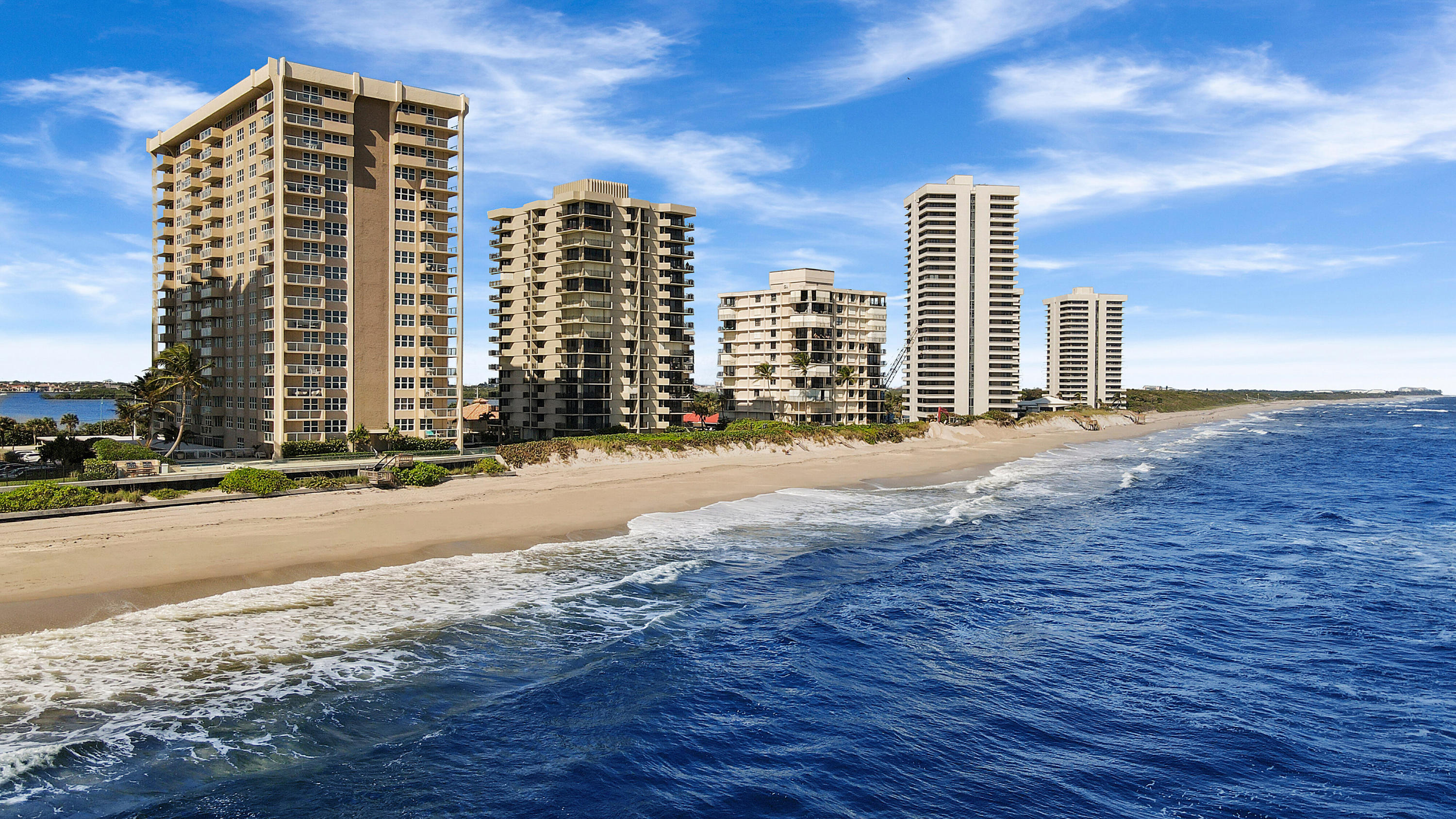 AQUARIUS CONDO - Residential