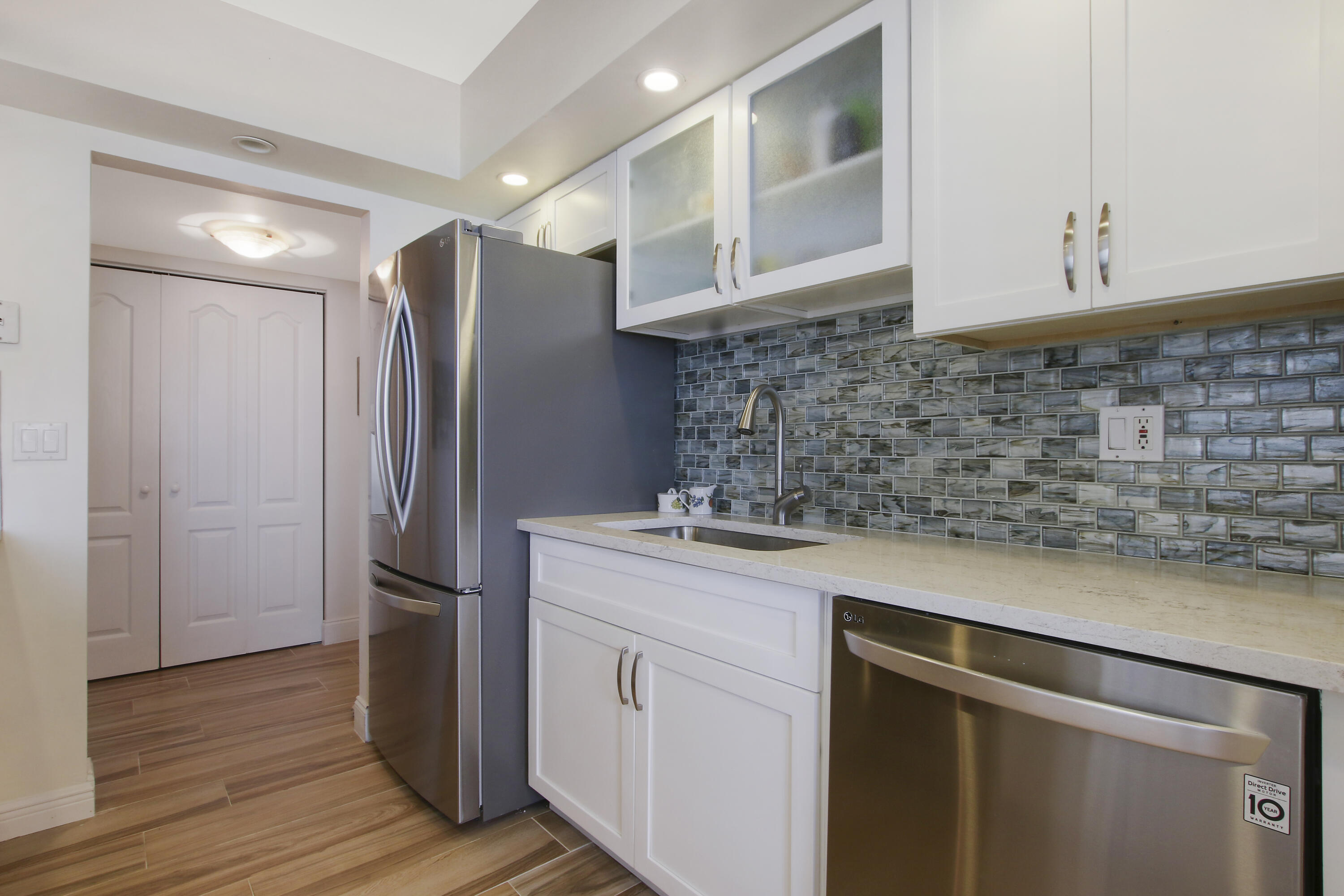 AQUARIUS CONDO - Residential