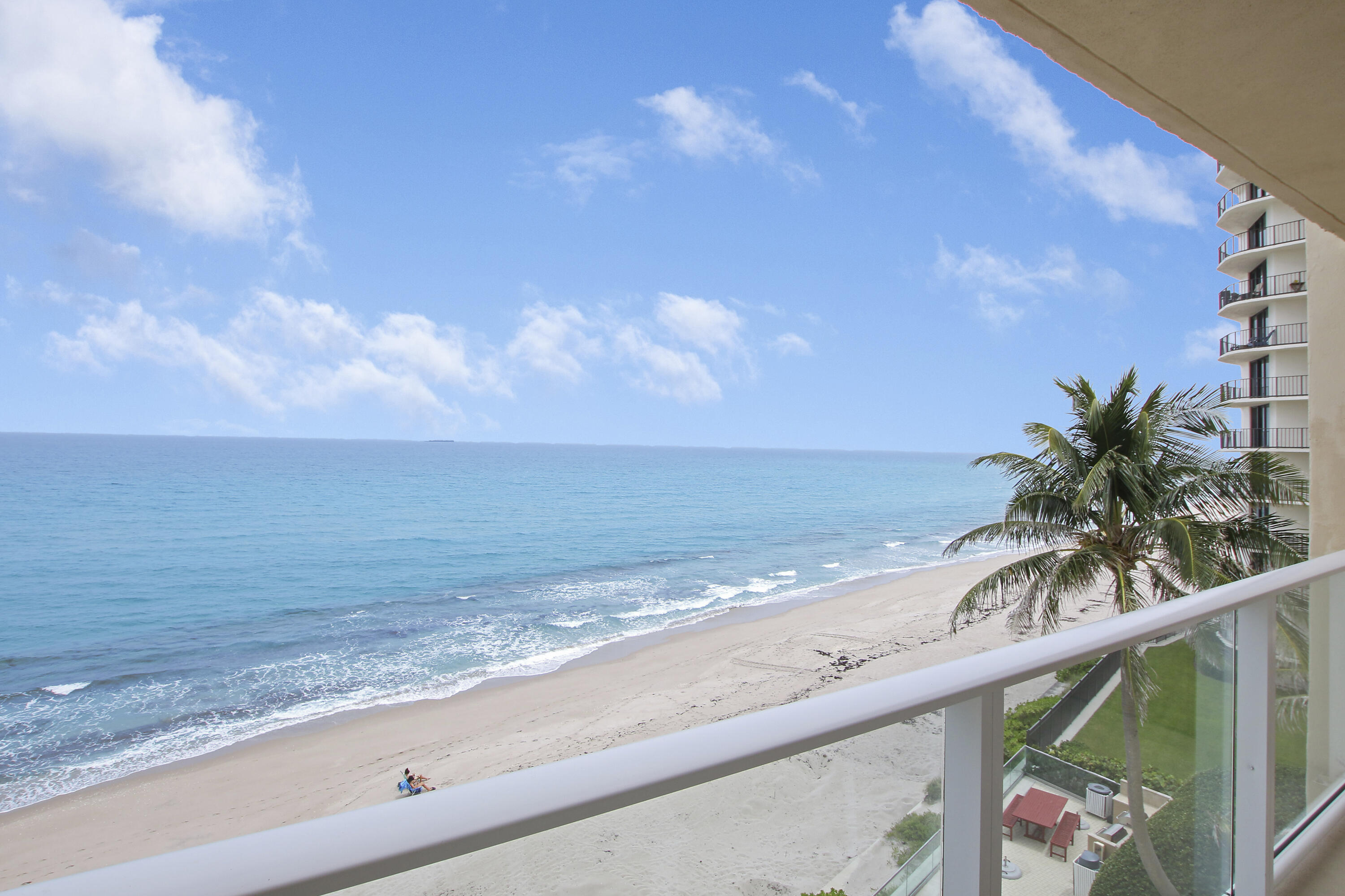 AQUARIUS CONDO - Residential