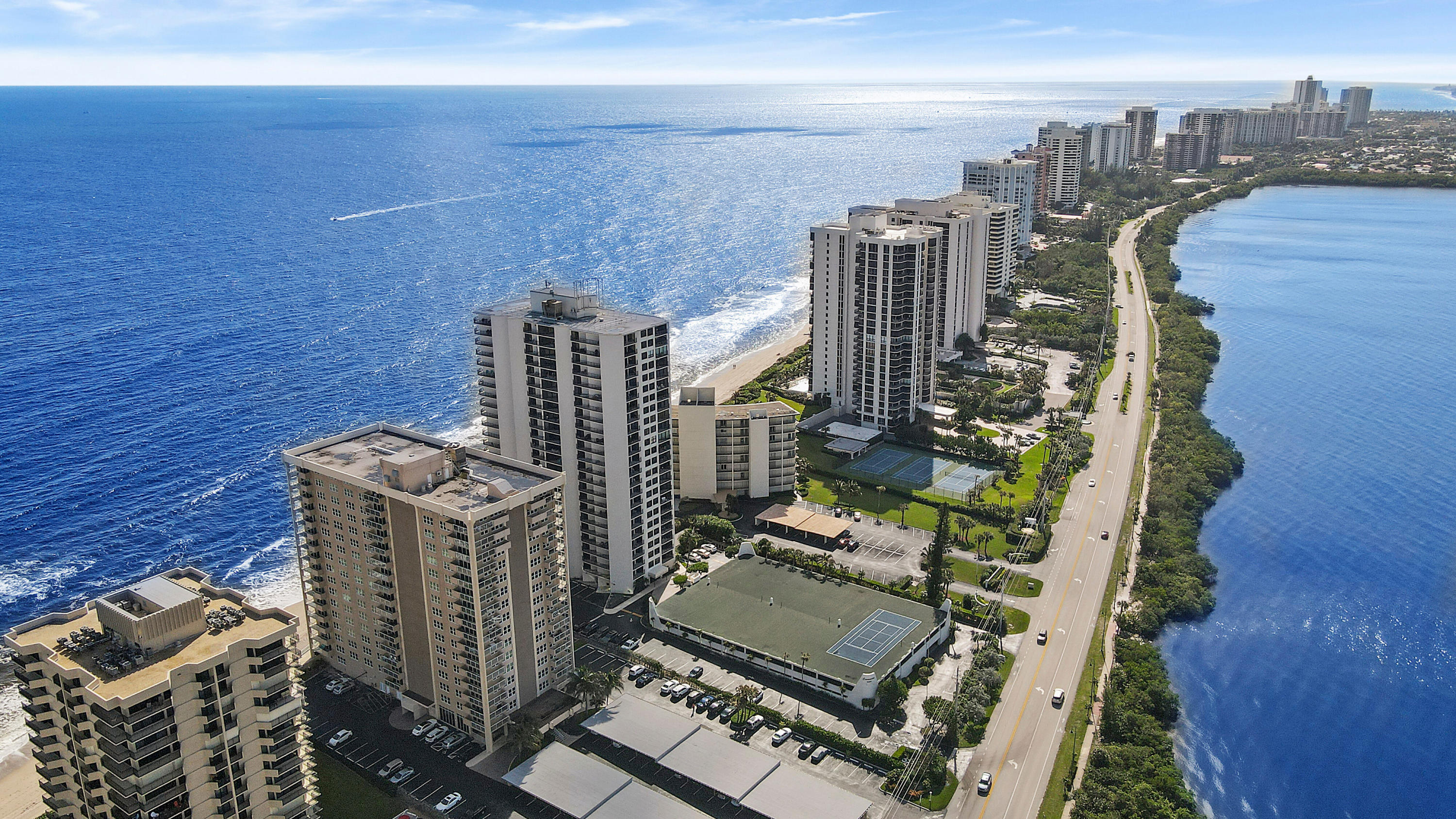 AQUARIUS CONDO - Residential