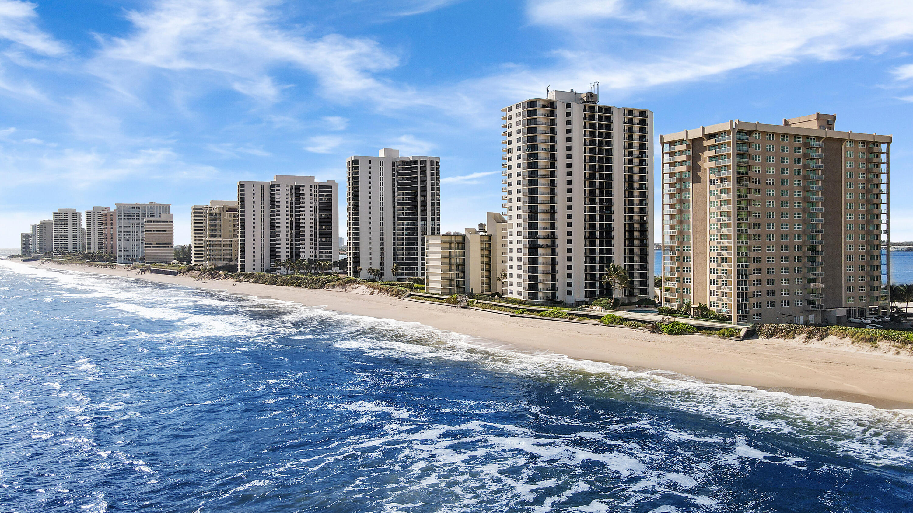 AQUARIUS CONDO - Residential