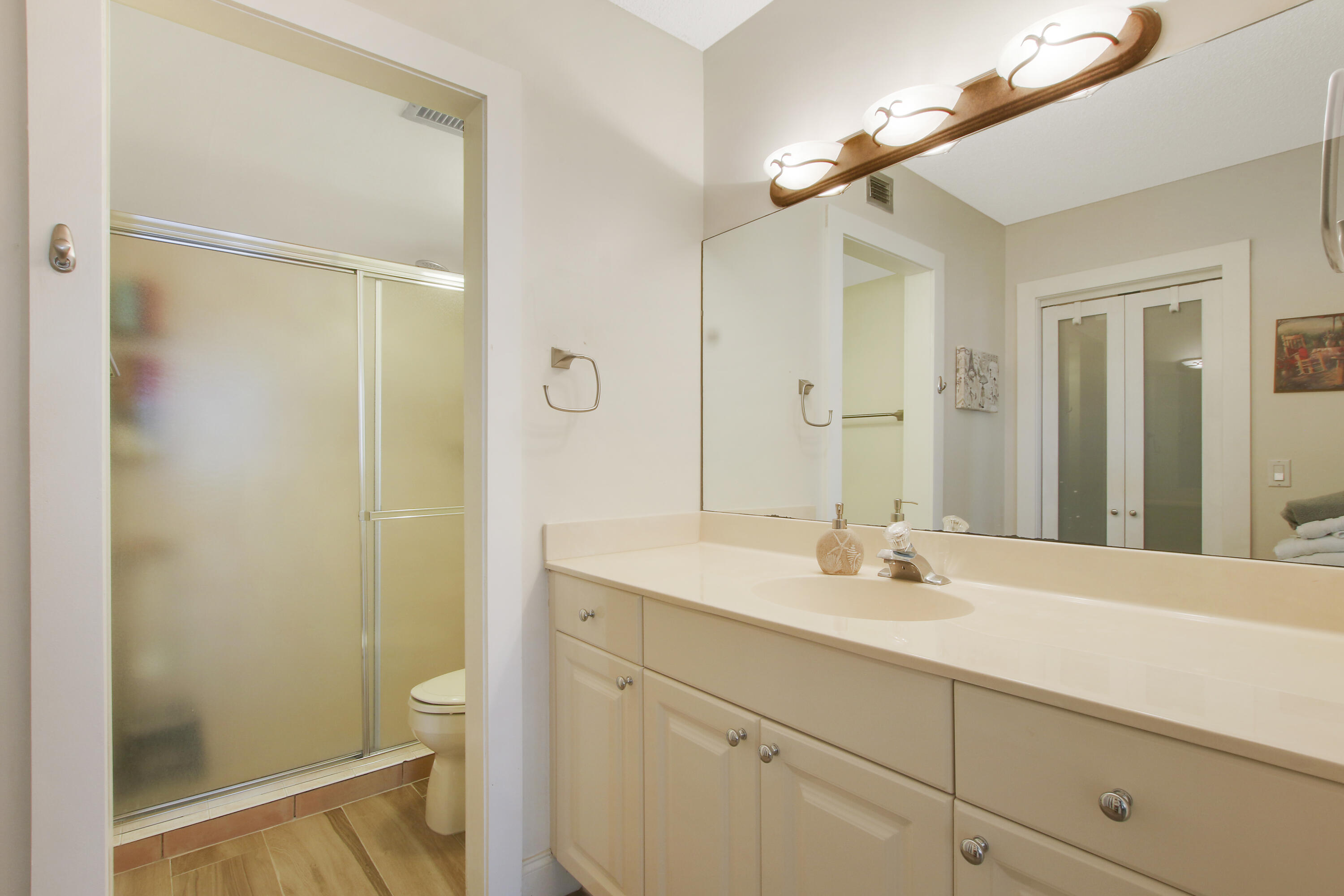 AQUARIUS CONDO - Residential