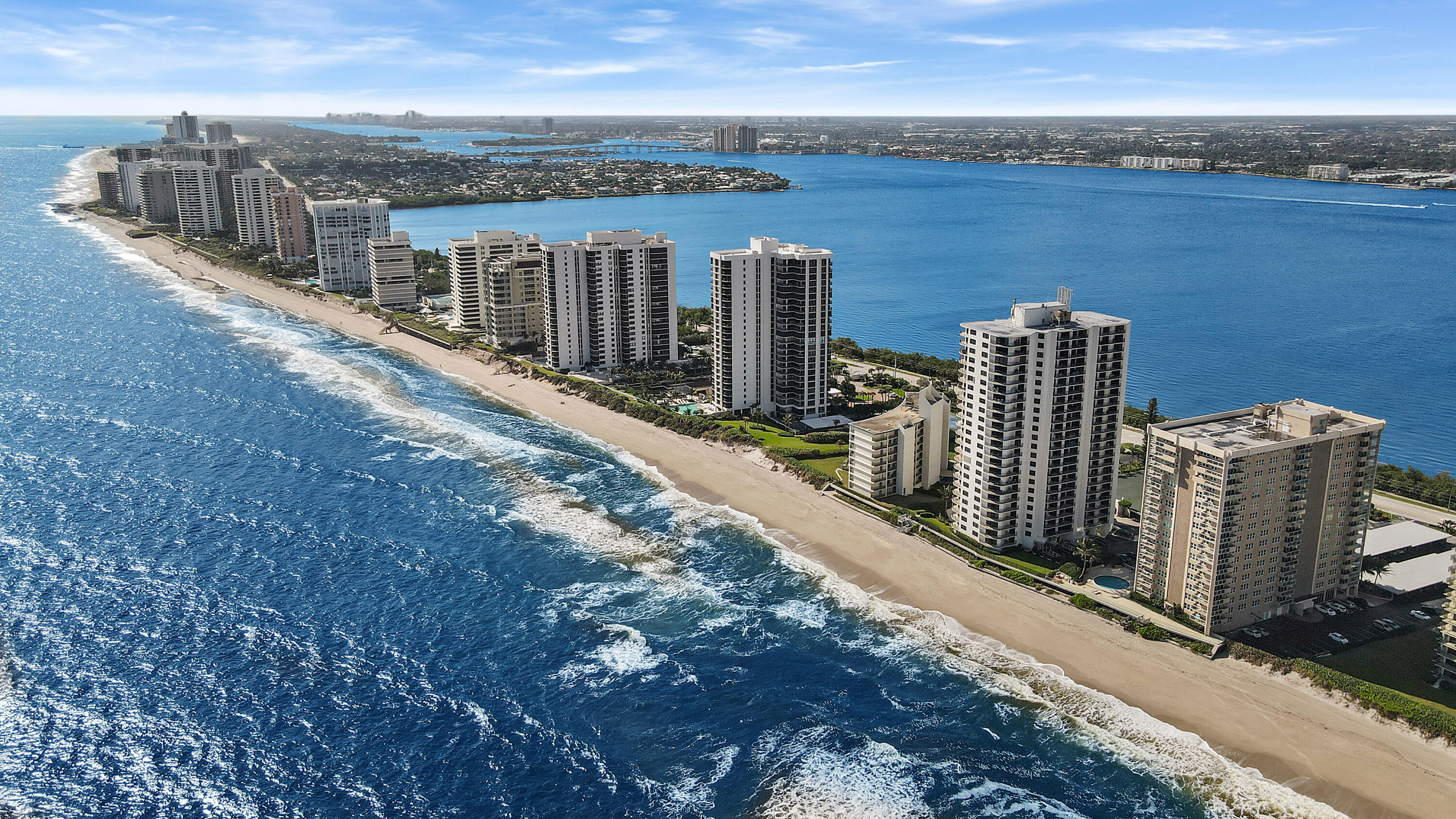 AQUARIUS CONDO - Residential