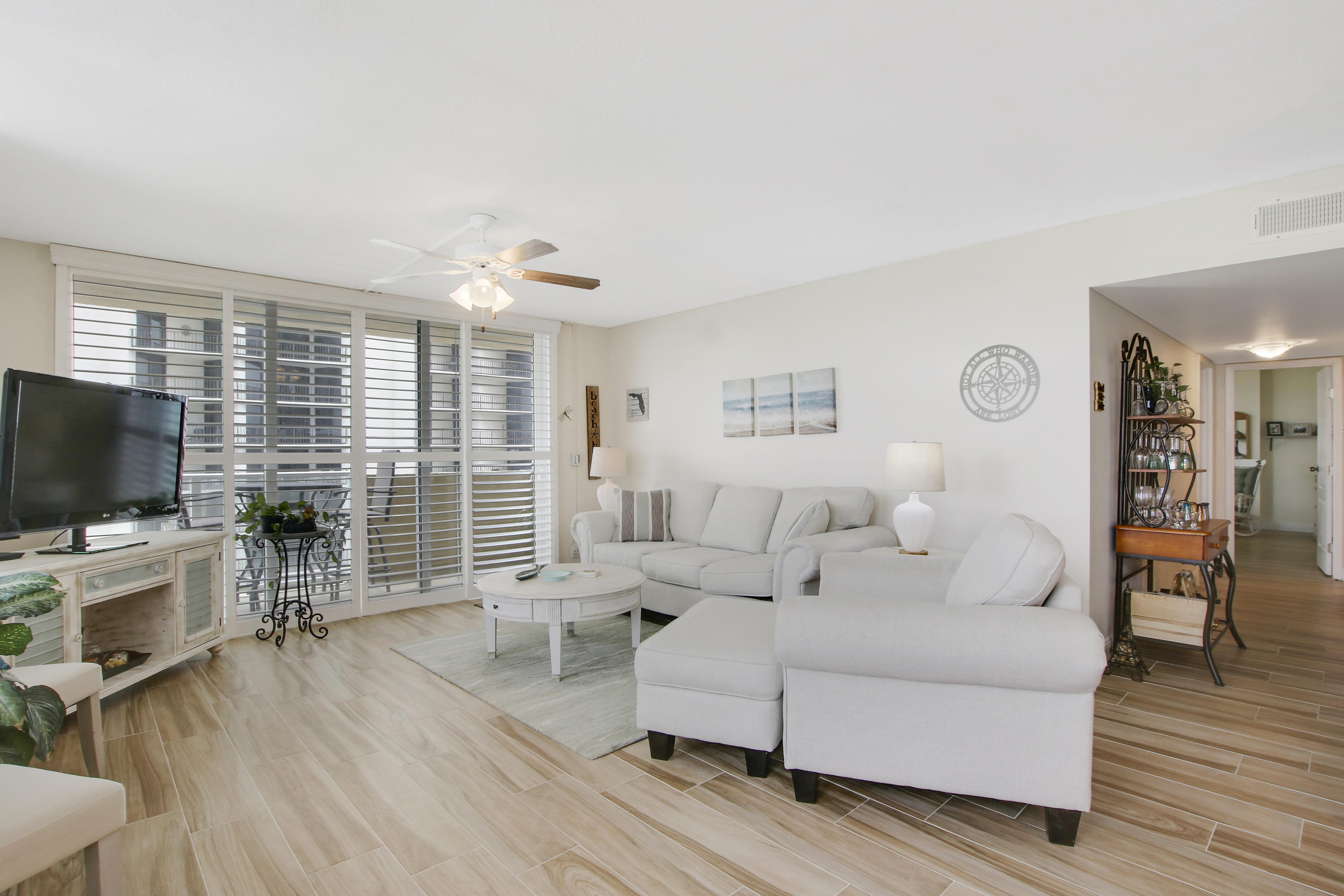 AQUARIUS CONDO - Residential