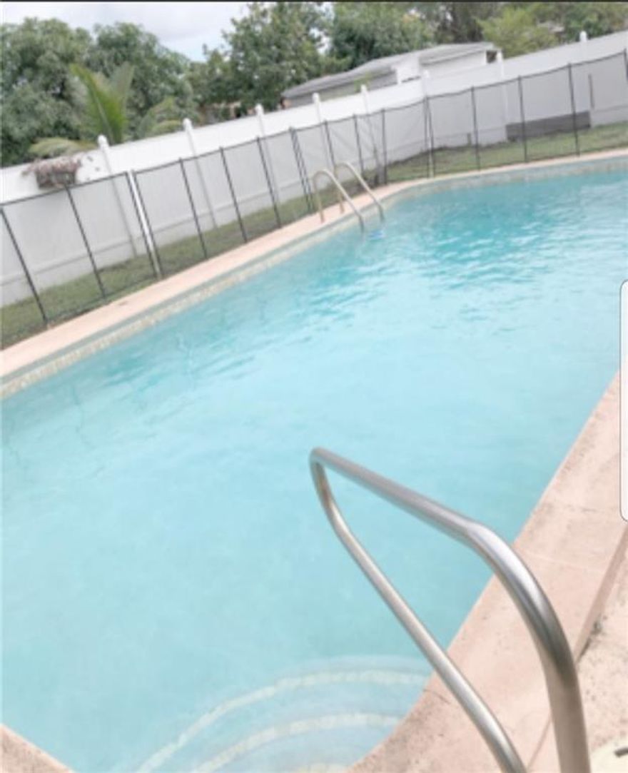 SINGLE FAMILY POOL HOUSE. COVERED PATIO FOR BBQ. SHAD FOR STORAGE. CIRCULAR DRIVE WAY TO FIT MANY CARS. KITCHEN WITH GRANITE COUNTER TOPS. STAINLESS STEEL APPLIANCES.  CENTRAL A/C. FULL SIZE WASHER & DRYER INCLUDED. PROPERTY HAS CENTRAL A/C EXCEPT FOR THE THIRD BEDROOM WHICH HAS A WALL UNIT. CLEAN AND PAINTED. READY TO MOVE IN. SINGLE FAMILY POOL HOUSE. COVERED PATIO FOR BBQ. SHAD FOR STORAGE. CIRCULAR DRIVE WAY TO FIT MANY CARS. KITCHEN WITH GRANITE COUNTER TOPS. STAINLESS STEEL APPLIANCES.  CENTRAL A/C. FULL SIZE WASHER & DRYER INCLUDED. PROPERTY HAS CENTRAL A/C EXCEPT FOR THE THIRD BEDROOM WHICH HAS A WALL UNIT. CLEAN AND PAINTED. READY TO MOVE IN.