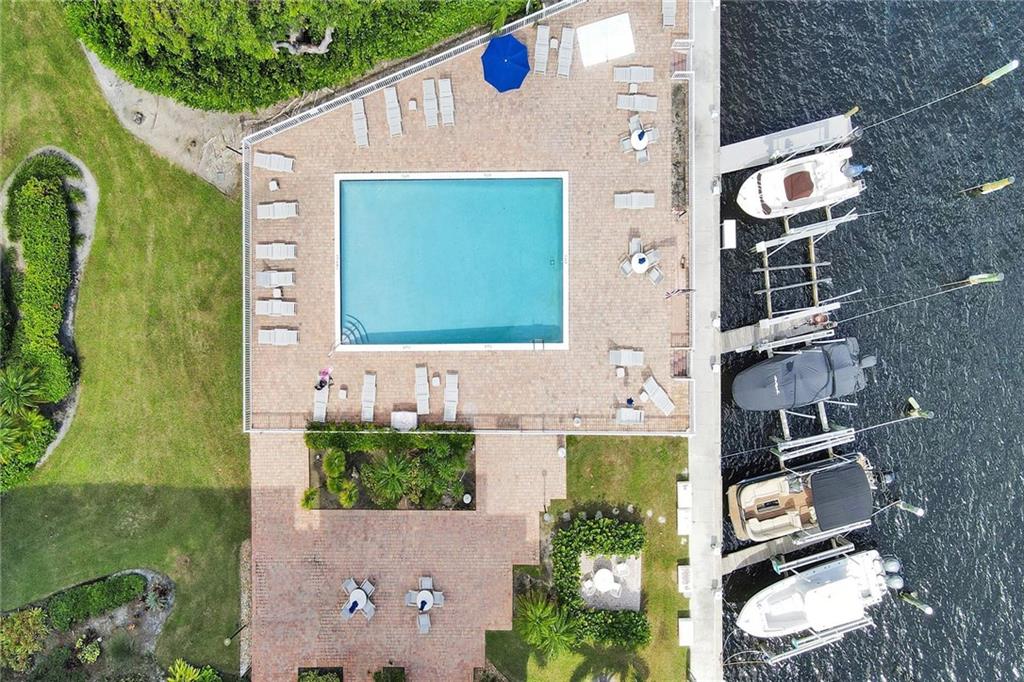 Bay Yacht Club - Residential
