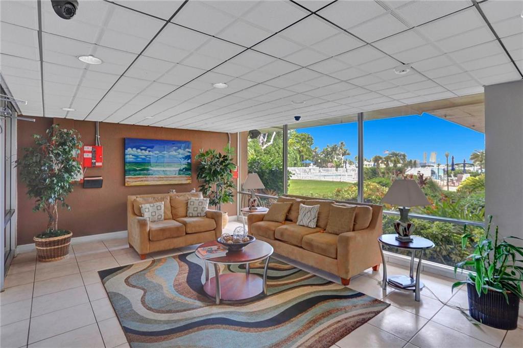 Bay Yacht Club - Residential