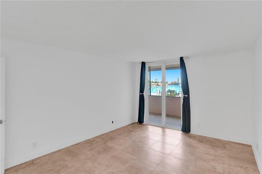Bay Yacht Club - Residential