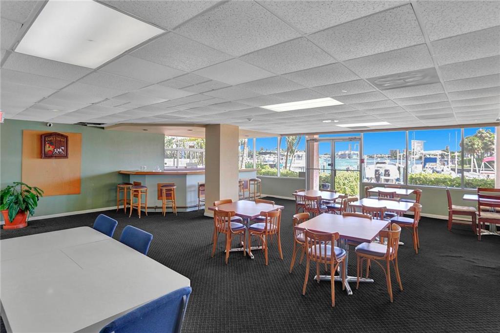 Bay Yacht Club - Residential