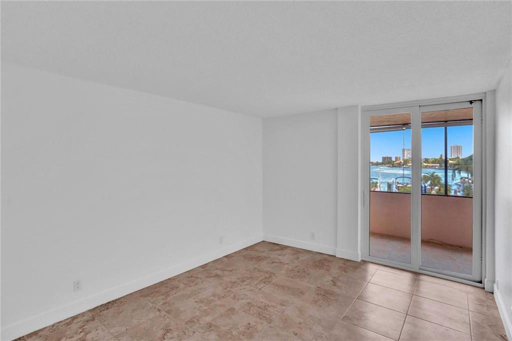 Bay Yacht Club - Residential