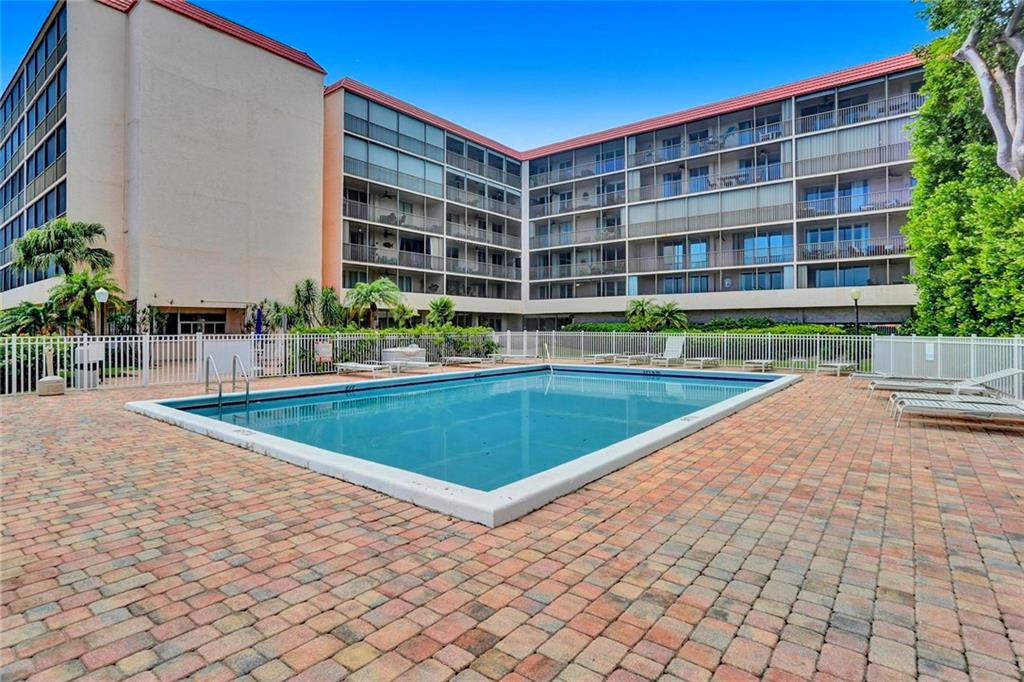 Bay Yacht Club - Residential