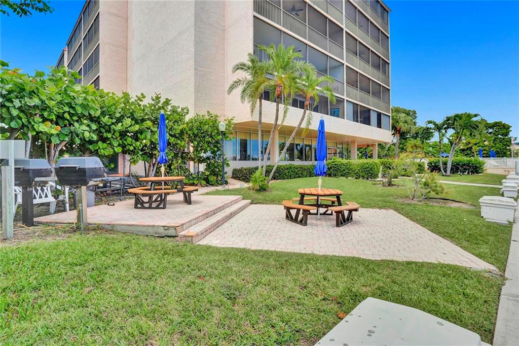 Bay Yacht Club - Residential