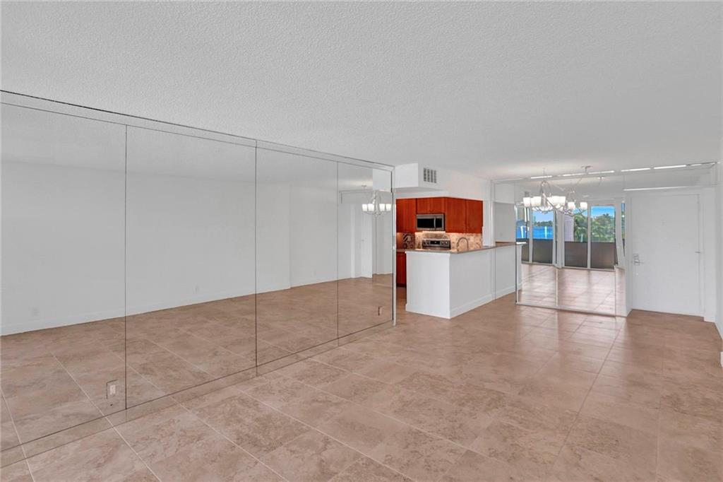 Bay Yacht Club - Residential