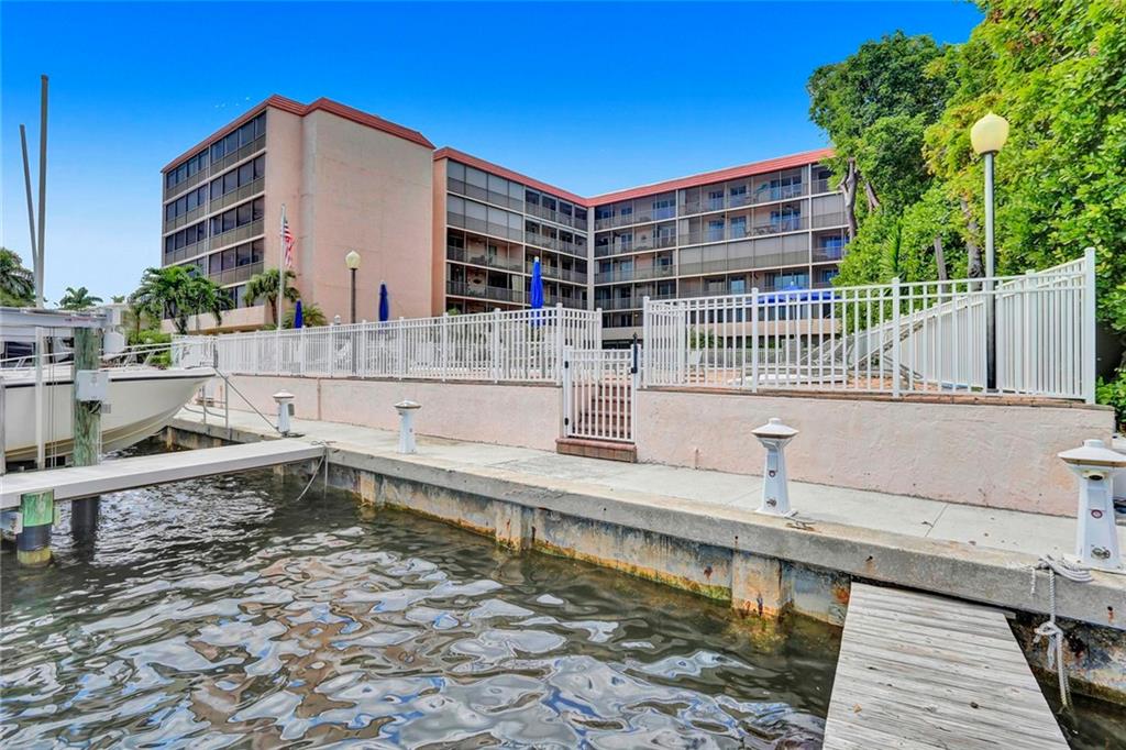 Bay Yacht Club - Residential