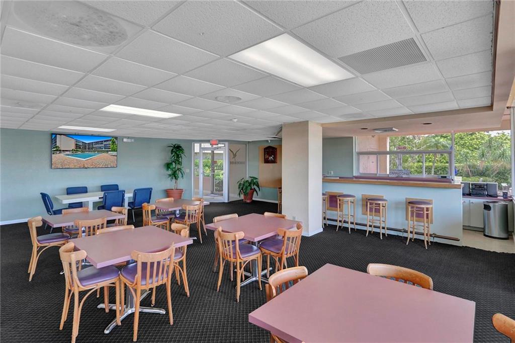 Bay Yacht Club - Residential