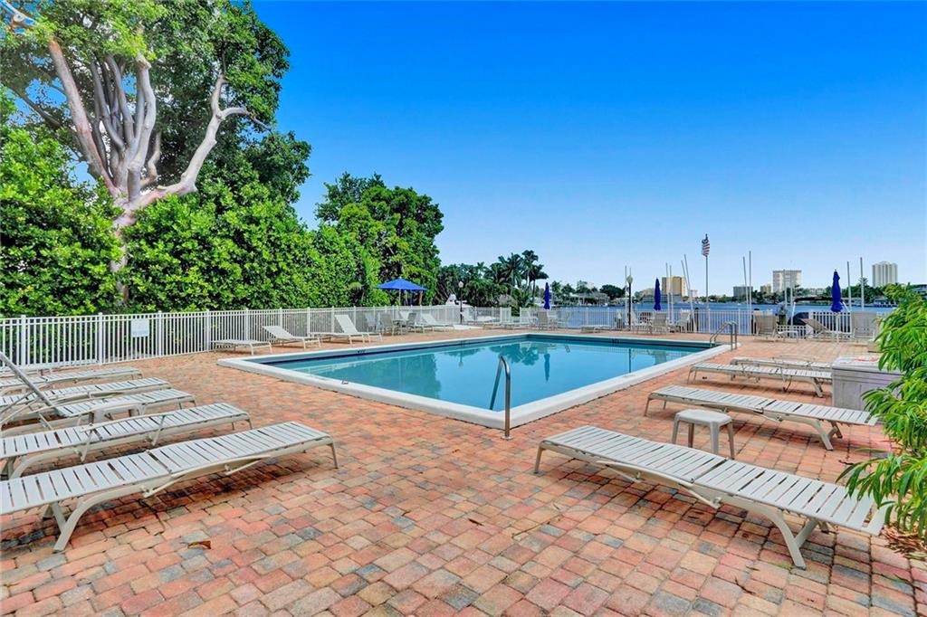 Bay Yacht Club - Residential