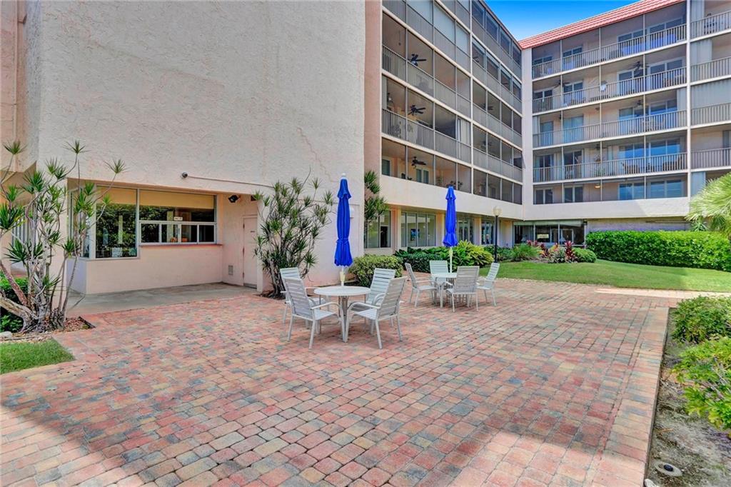 Bay Yacht Club - Residential